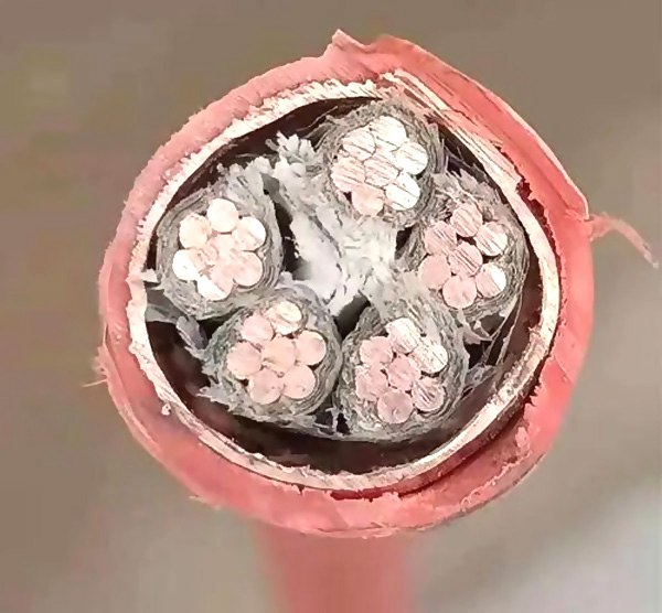 超导电缆
